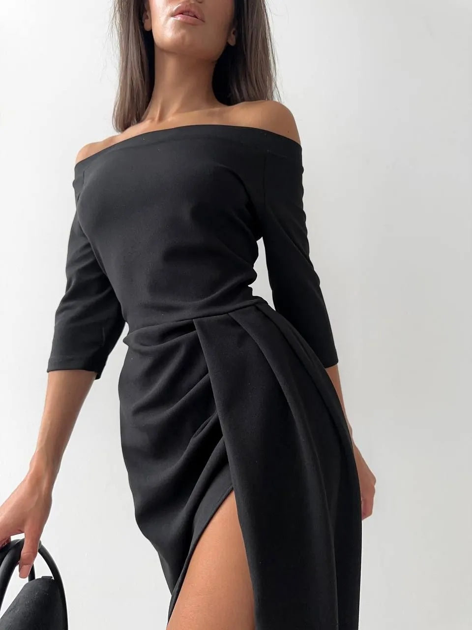 Damen Off-Shoulder Kleid mit asymmetrischem Schnitt und Drapierung Stalluxe