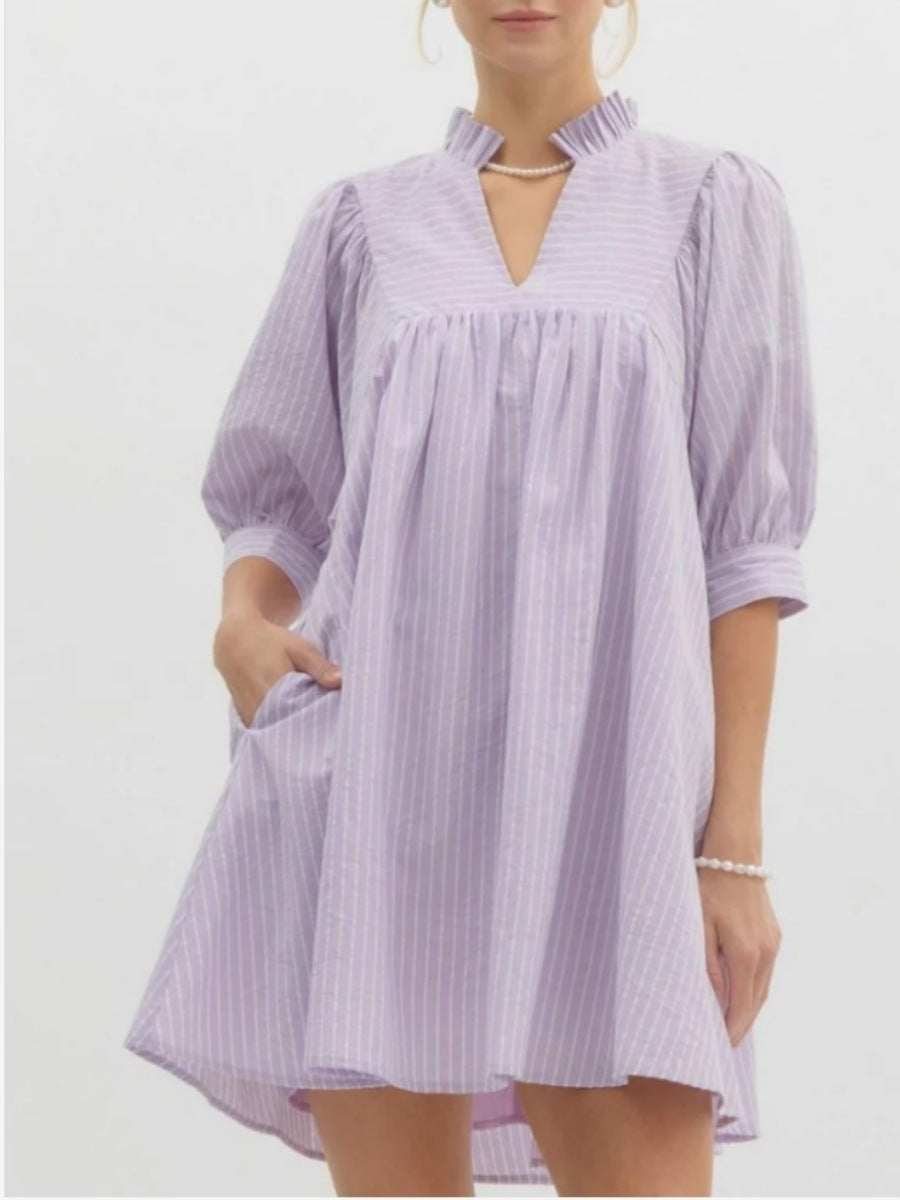 Damen Kurzarm Kleid mit modernem Stehkragen und Volant-Detail Stalluxe