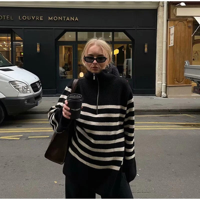 Damen Teddy-Pullover mit hohem Kragen und modernem Streifenmuster Stalluxe