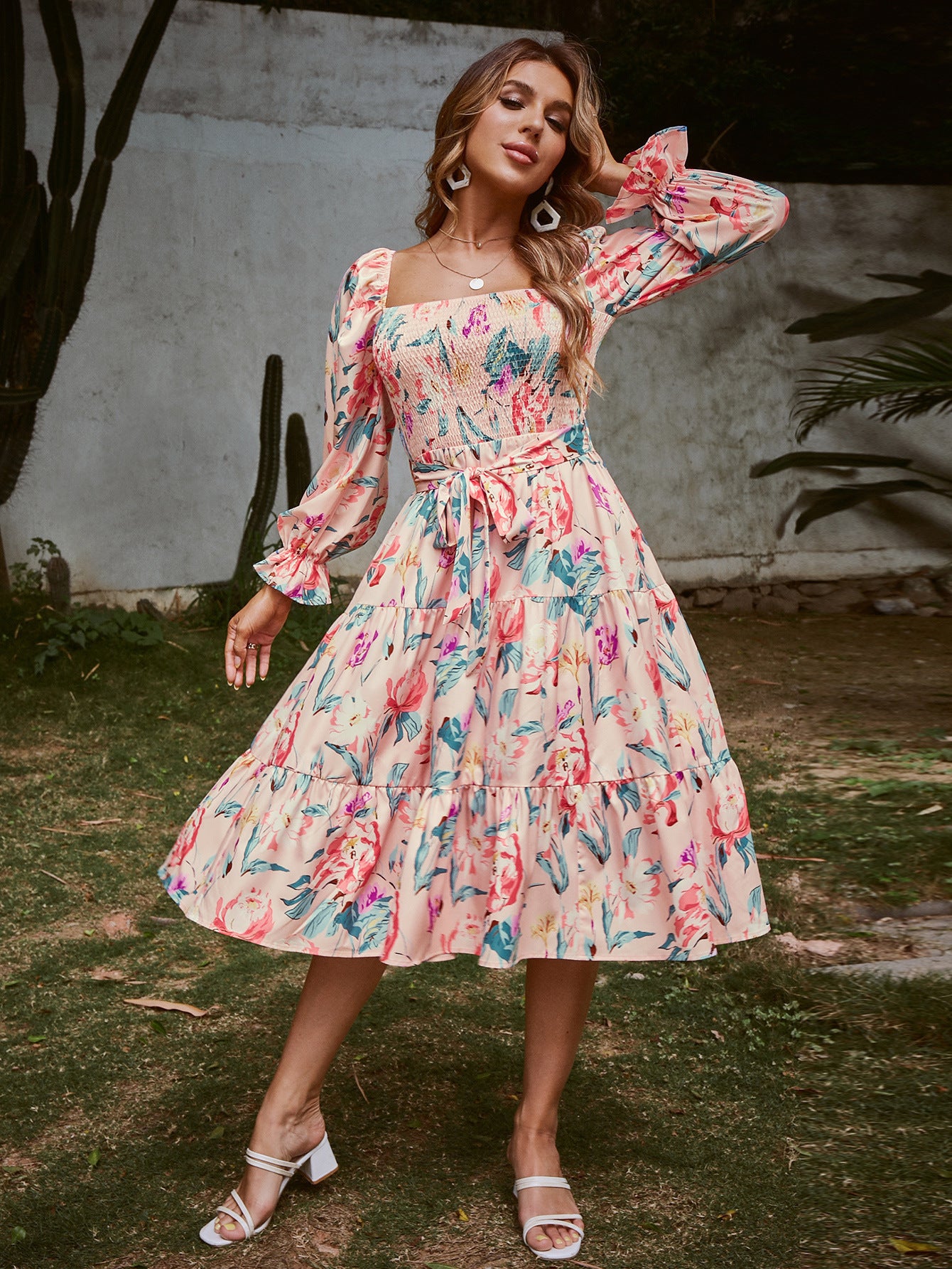 Damen Midikleid mit floralem Print und schmeichelndem Schnitt Stalluxe