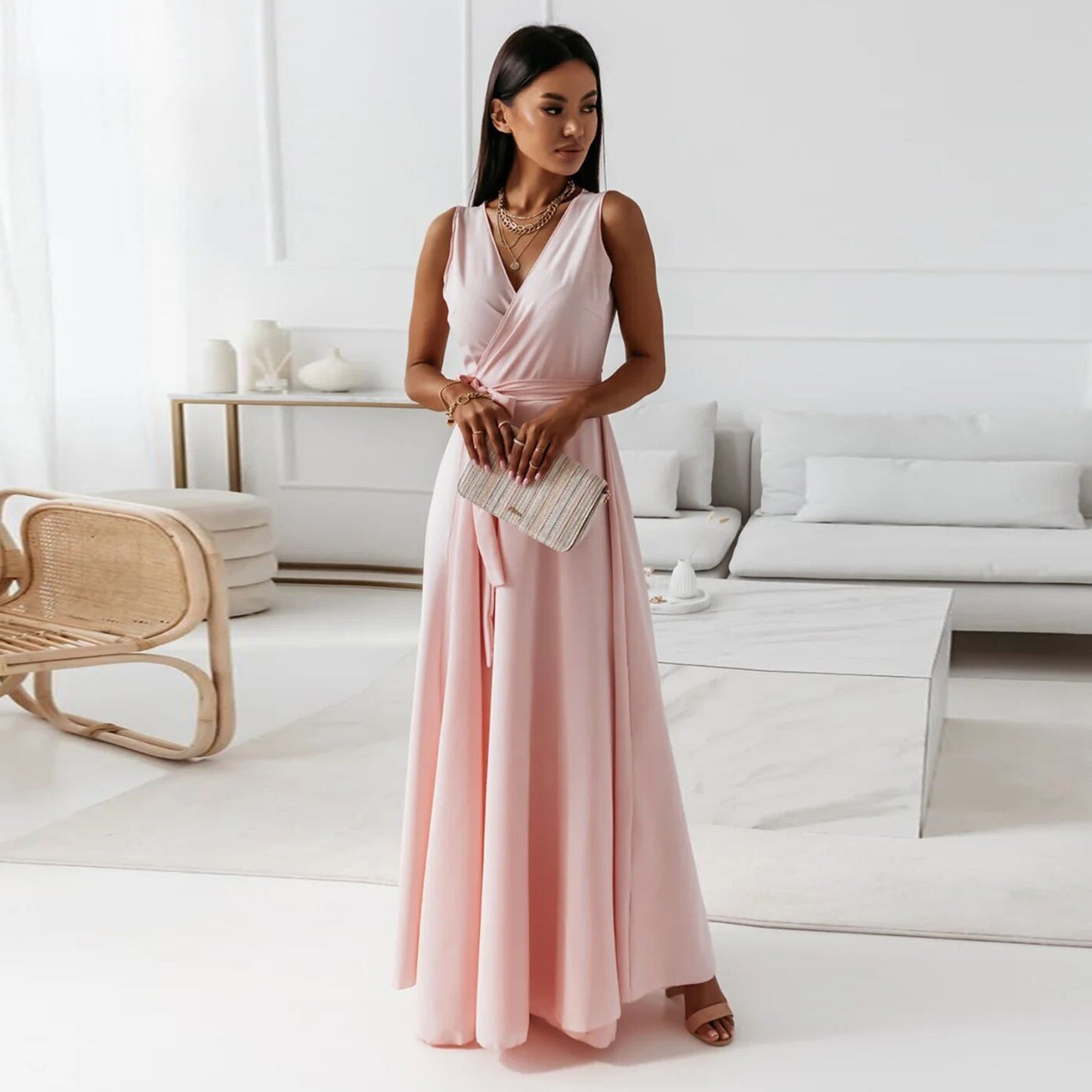 Damen Wickel-Maxikleid mit tiefem V-Ausschnitt und fließendem Schnitt Stalluxe