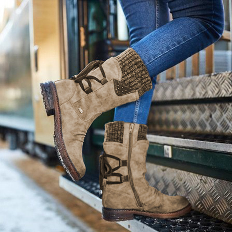 Damen Winterliche Stiefel aus weichem Wildleder mit dekorativem Riemendesign Stalluxe