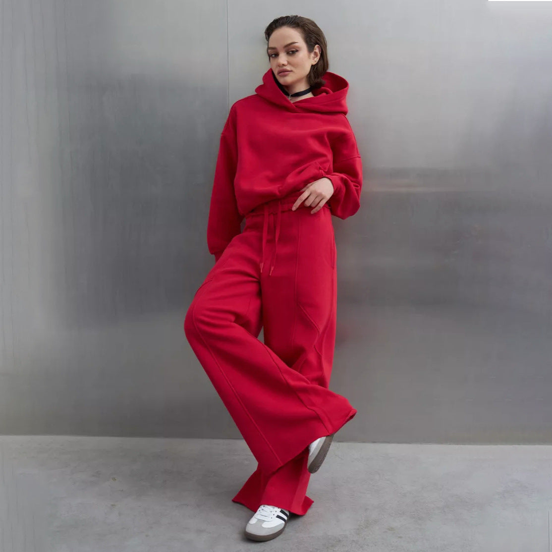 Damen Urbanes Loungewear-Set mit cropped Hoodie und weiten Hosen Stalluxe