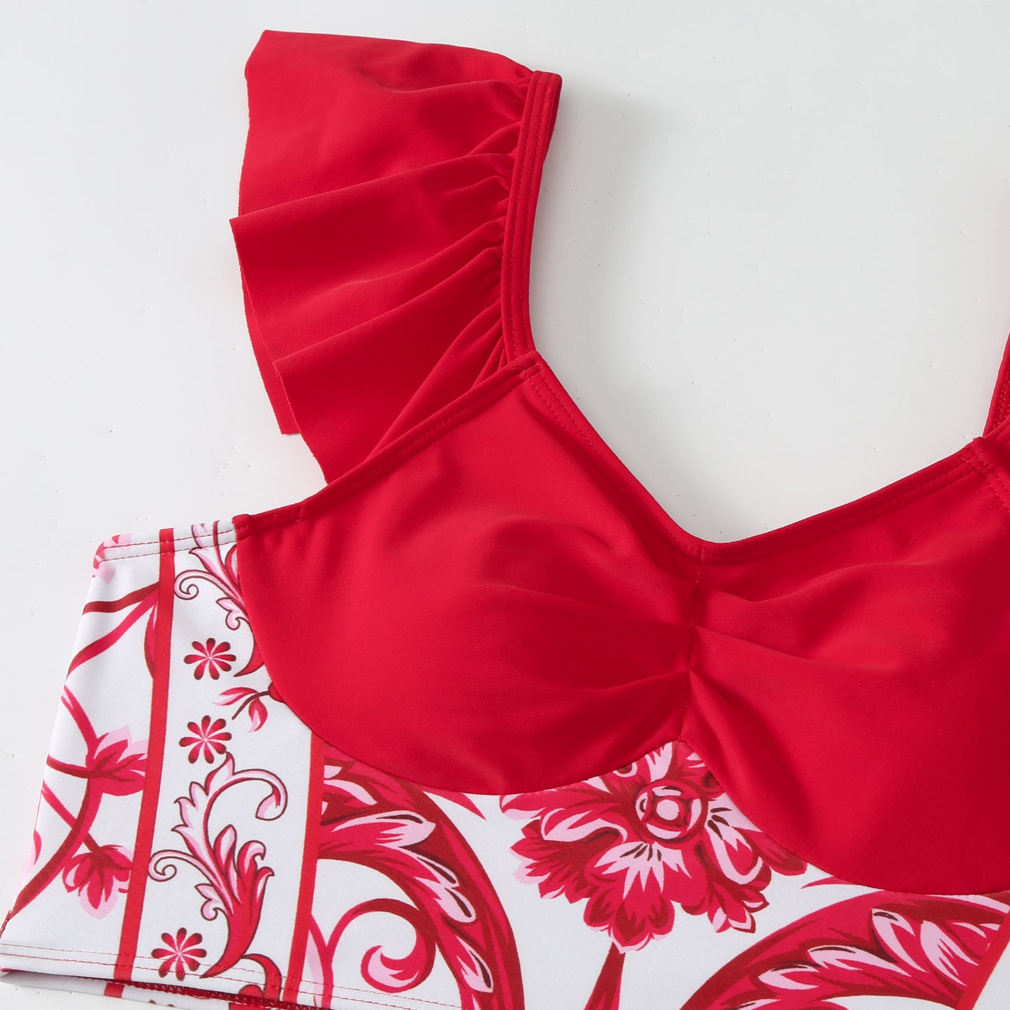 Damen Badeanzug-Set mit elegantem Rüschenschnitt und floralem Design Stalluxe