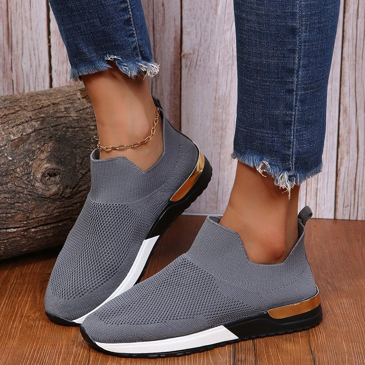Damen Slip-On Sneakers mit atmungsaktivem Strick-Obermaterial und modischen Akzenten Stalluxe