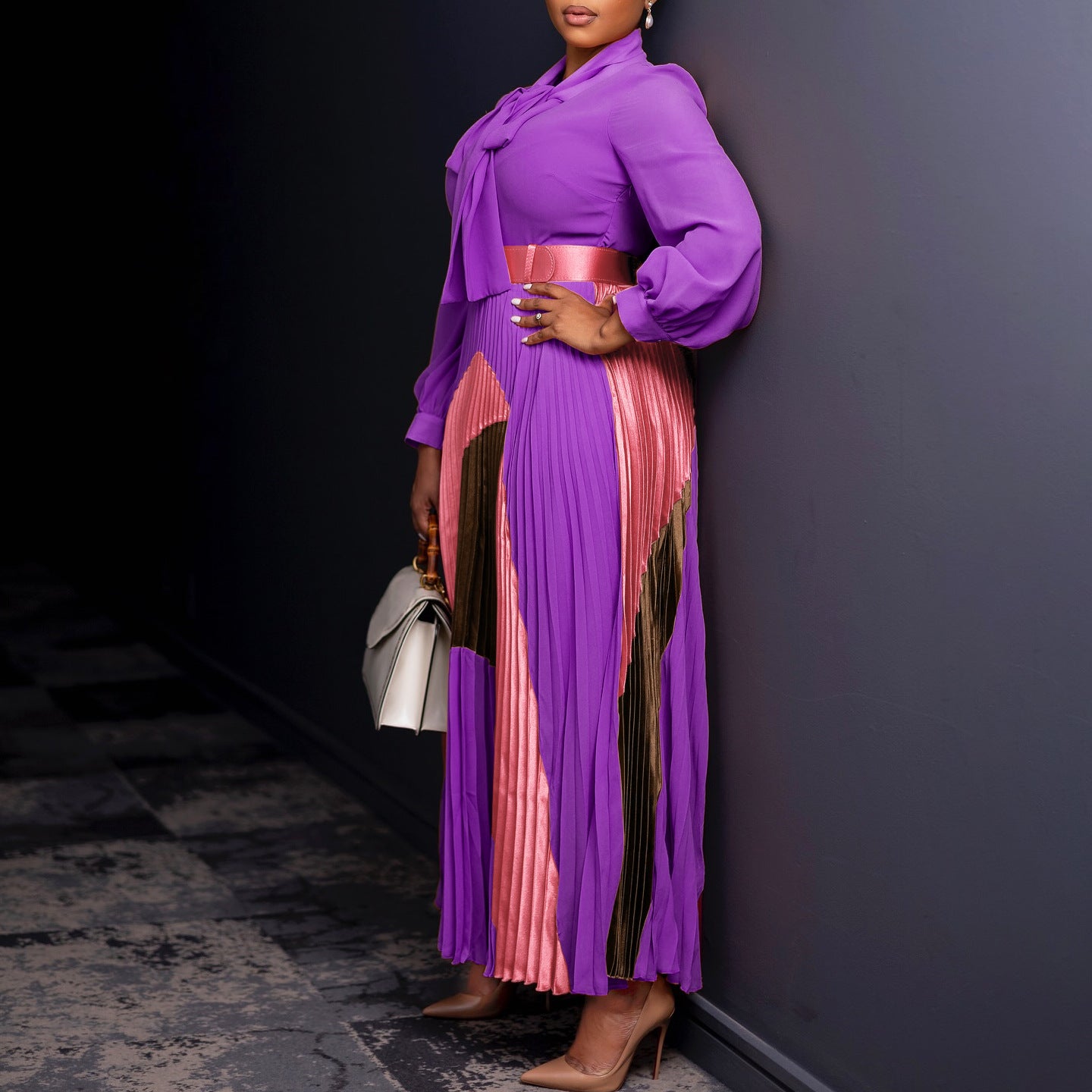 Damen Maxi-Kleid mit eleganter Plissee-Optik und modischem Bindegürtel Stalluxe