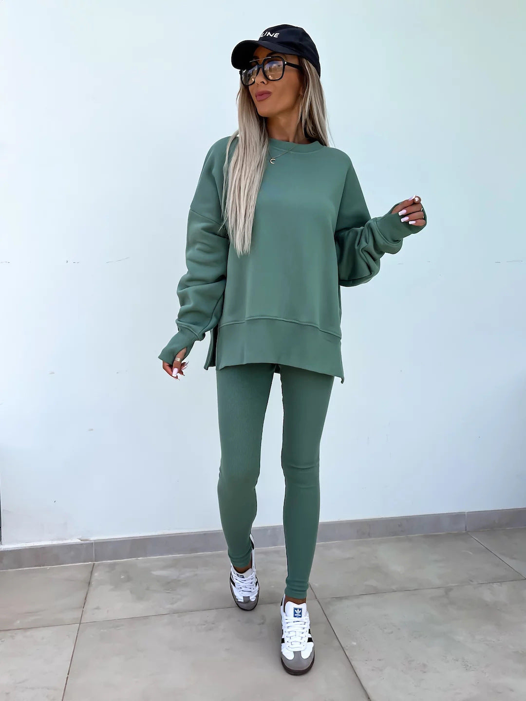 Damen Oversized Sweatshirt mit hoch geschnittenen Leggings Stalluxe