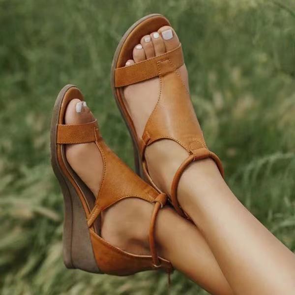 Damen Wedge-Sandaletten mit verstellbaren Riemen und komfortabler Fußbett-Technologie Stalluxe