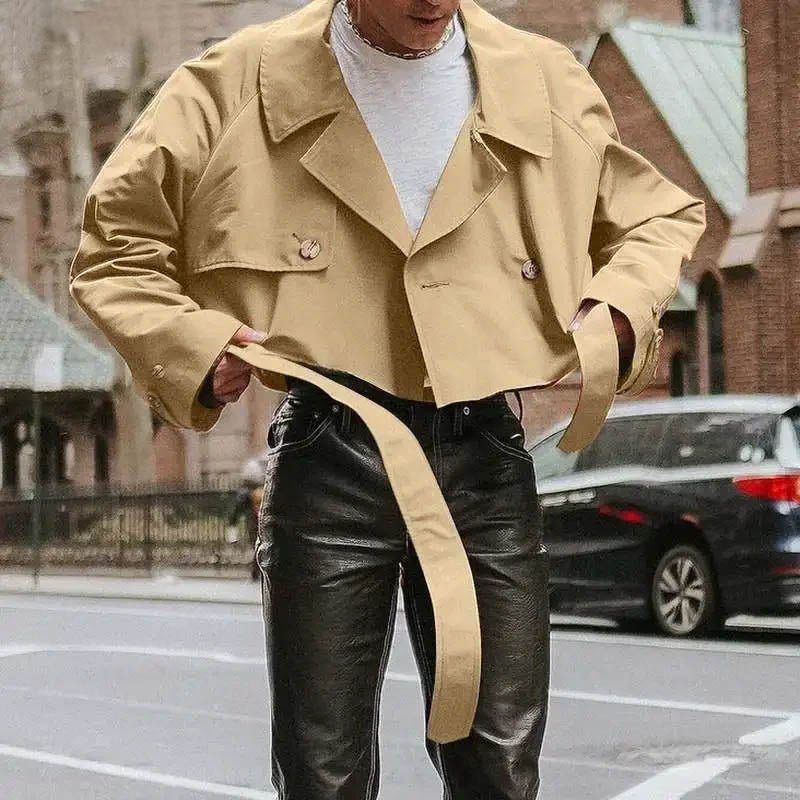 Damen Kurze Jacke mit doppelter Knopfleiste und bindbarem Saum Stalluxe