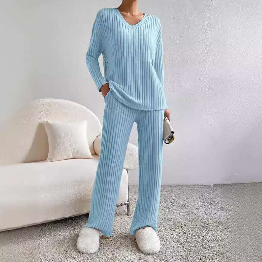 Damen Strickanzug mit V-Ausschnitt und feinem Rippdesign Stalluxe