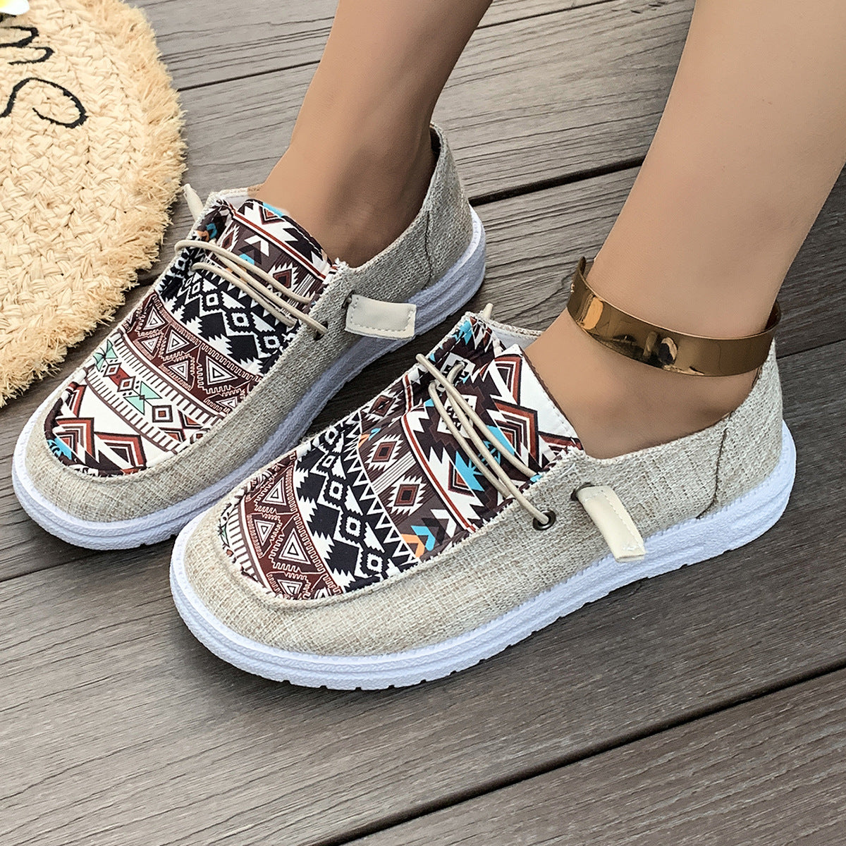 Damen Freizeitliche Slip-On Sneakers mit angesagtem Ethno-Muster Stalluxe