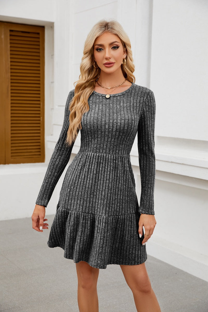 Damen gestricktes Midikleid mit voluminösem Rockteil und feiner Rippenstruktur Stalluxe