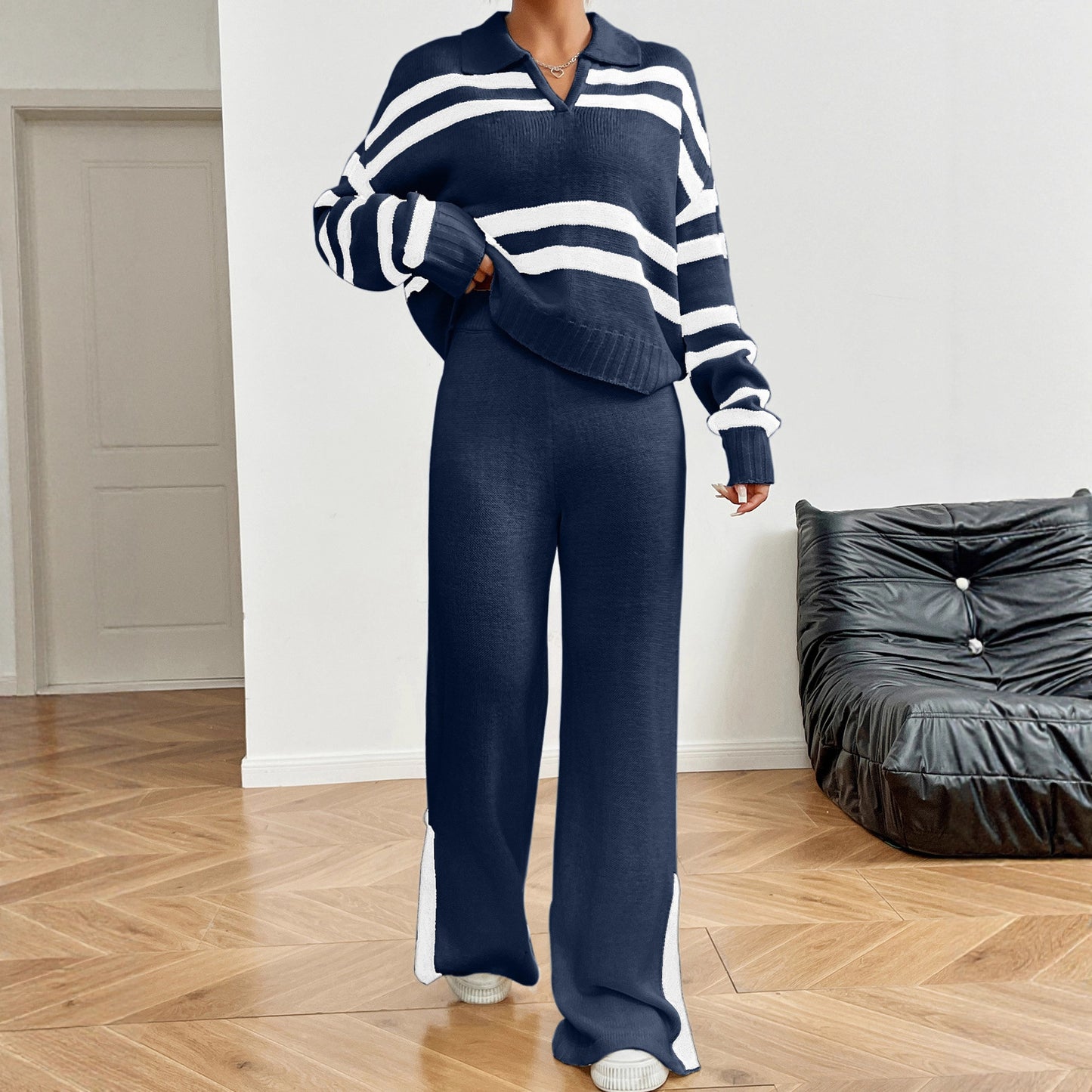 Damen Lässiges Strick-Outfit mit Polo-Kragen und gestreiftem Design Stalluxe
