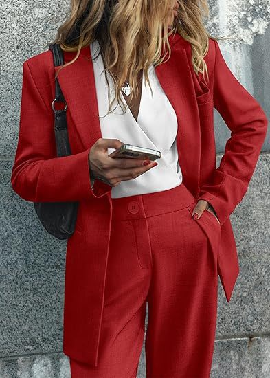 Damen Elegantes Anzugset mit taillierter Silhouette und modernen Akzenten Stalluxe