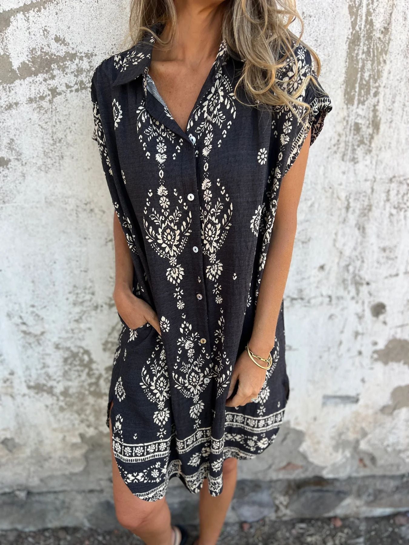 Damen Hemdblusenkleid mit verspieltem Blumendruck und praktischen Taschen Stalluxe