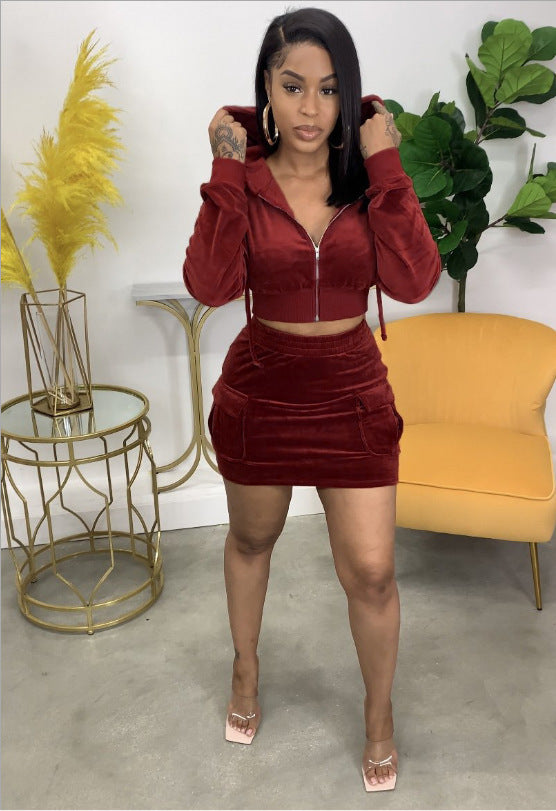 Damen Sportliches Velours zwei-teiliges Set mit Kapuzensweater und kurzer Rockhose Stalluxe