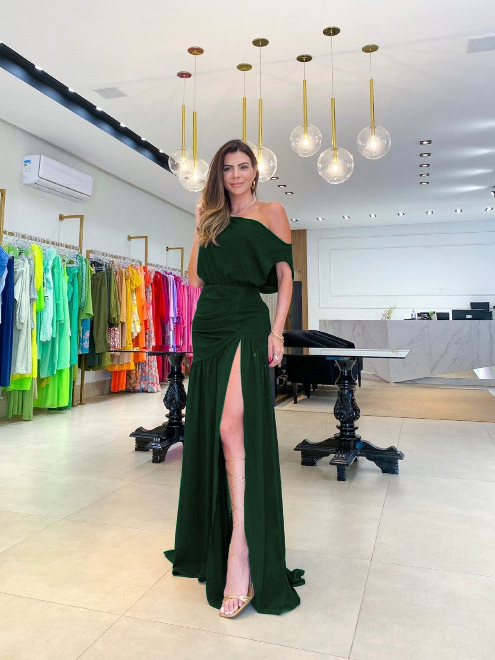 Damen Off-Shoulder Maxikleid mit seitlichem Schlitz und fließendem Stoff Stalluxe