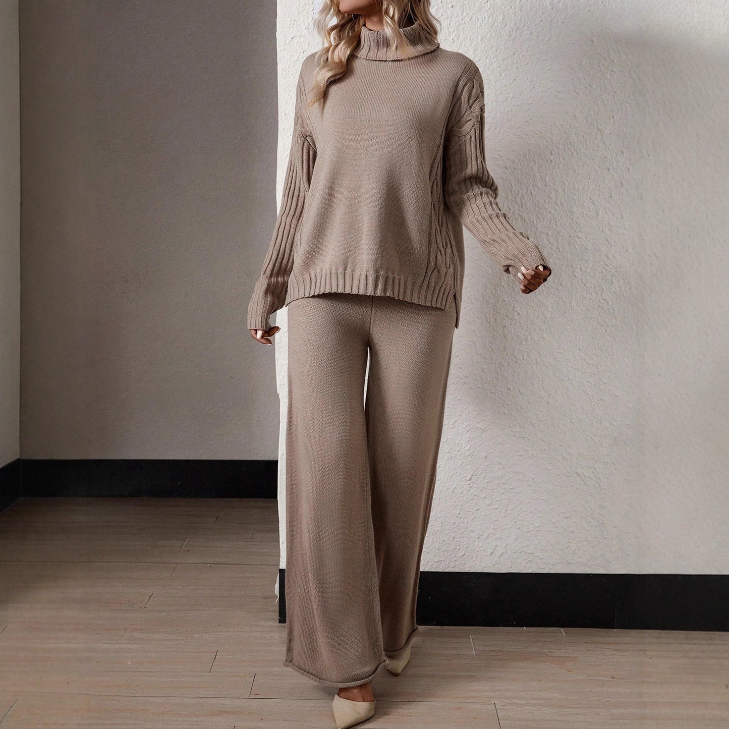 Damen Stilvolles Strickset mit hohem Kragen und weiter Hose Stalluxe