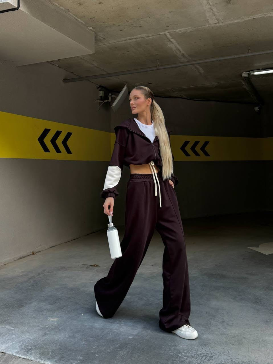 Damen sportlich-elegantes Ensemble aus cropped Top und weitem Hosen Stalluxe