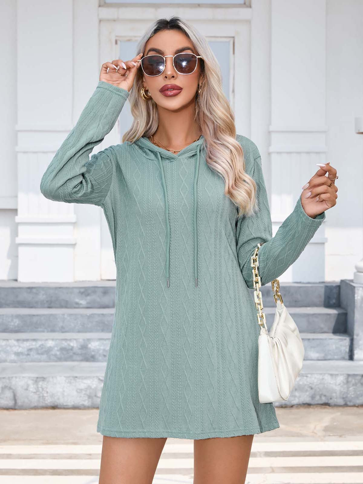Damen Strickkleid mit Kapuze und modischem Noppenmuster Stalluxe