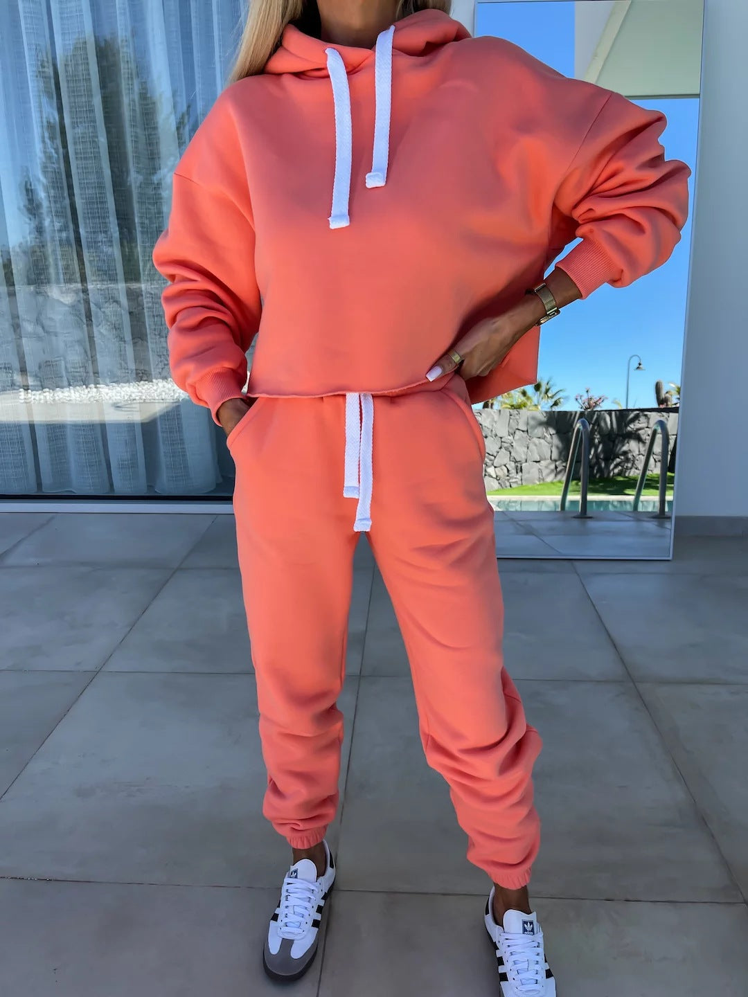 Damen bequemer Cropped Hoodie mit elastischem Bund und lässiger Jogginghose Set Stalluxe