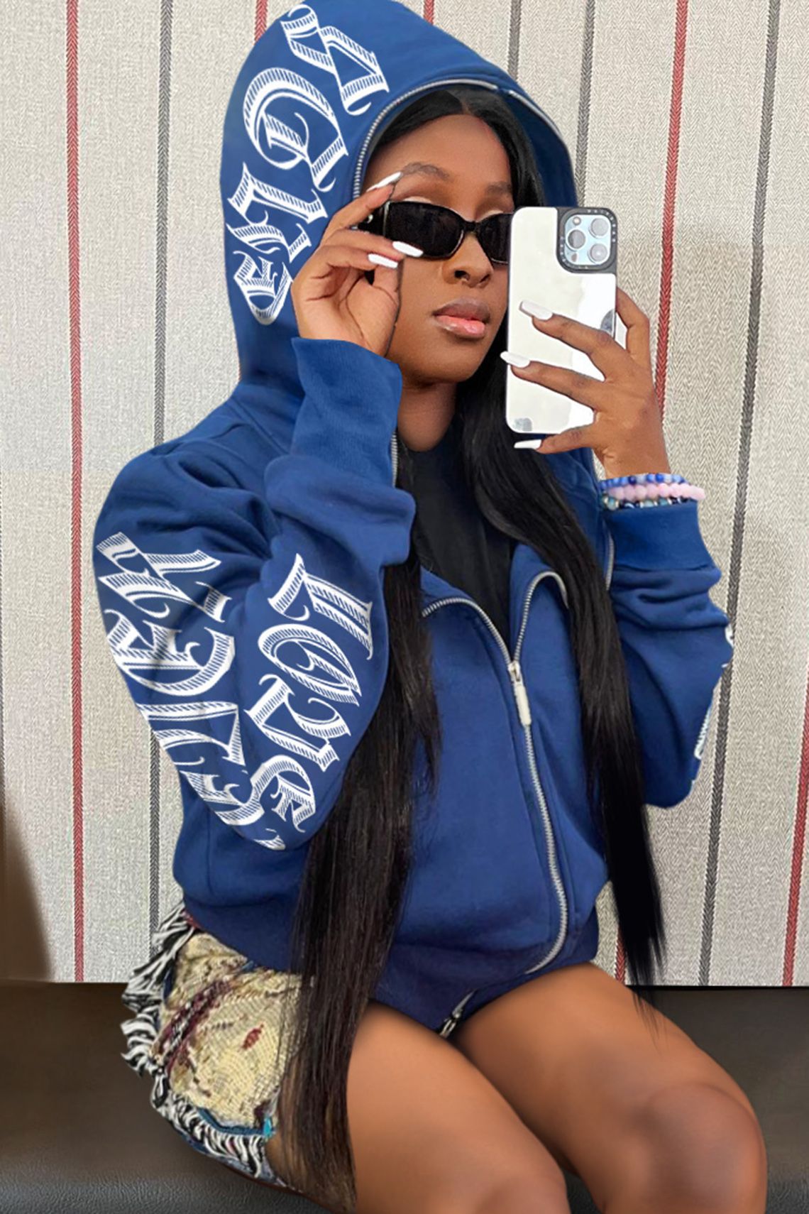 Damen Kapuzenjacke mit auffälligem Schriftzug und hochwertigem Material Stalluxe
