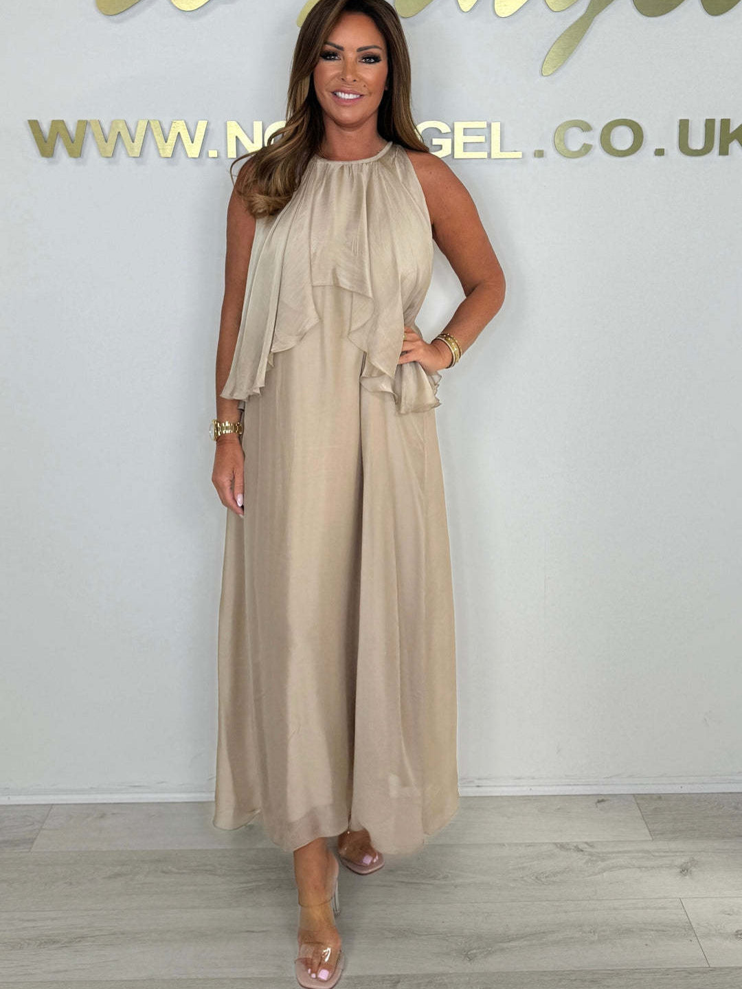 Damen Elegantes langes Abendkleid mit fließendem Stoff und Schichten Stalluxe
