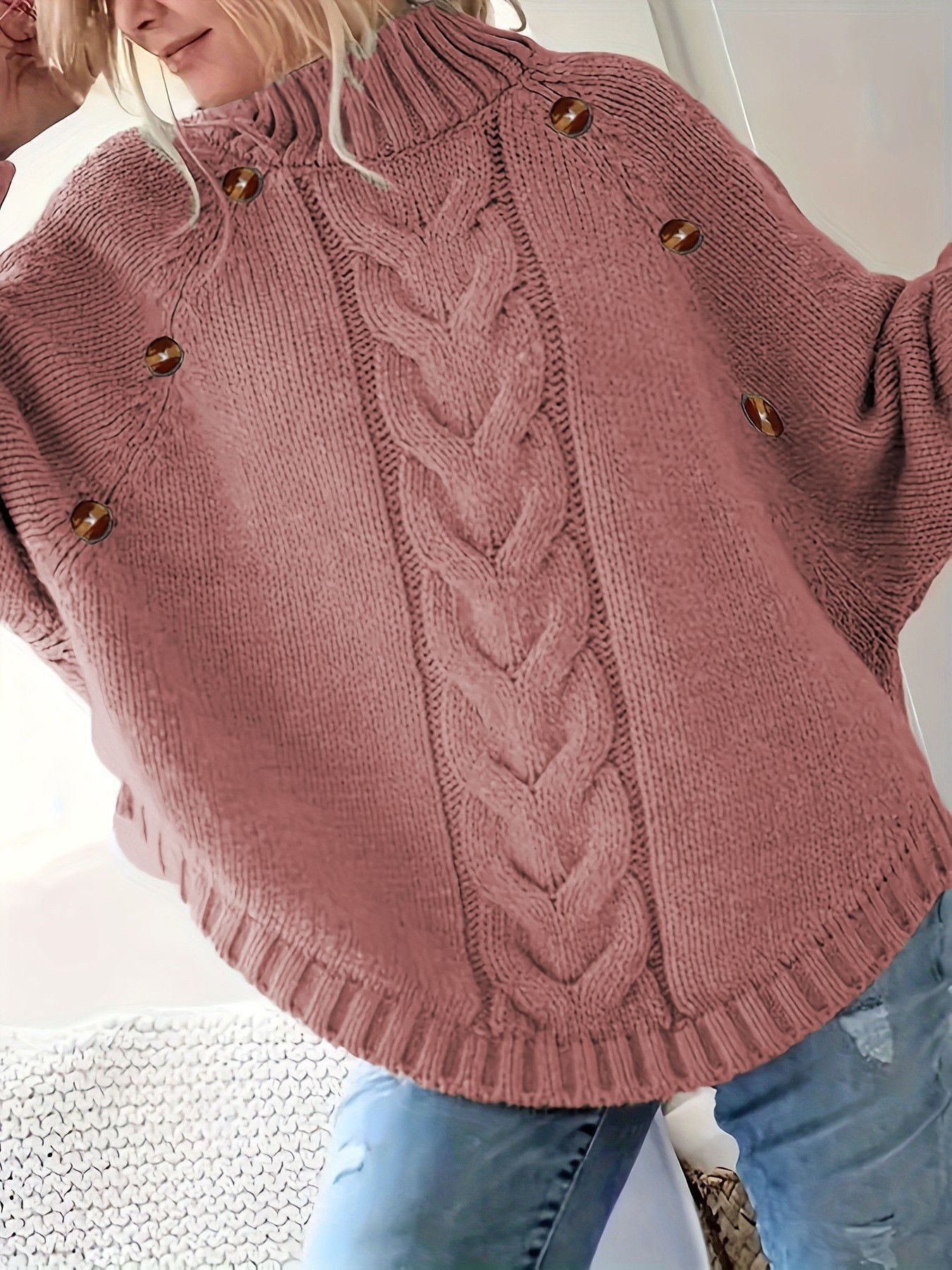 Damen Lockere Strickpullover mit hohem Kragen und dekorativen Knöpfen Stalluxe