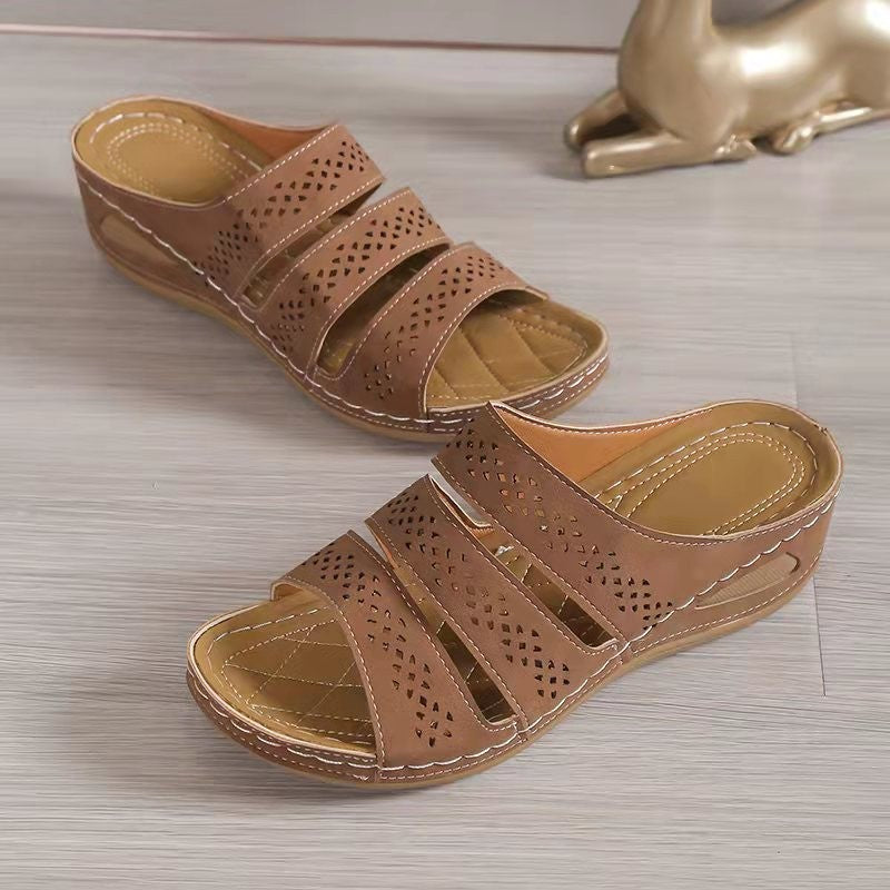 Damen komfortable Zehentrennersandalen mit perforierten Riemen und anatomischem Fußbett Stalluxe