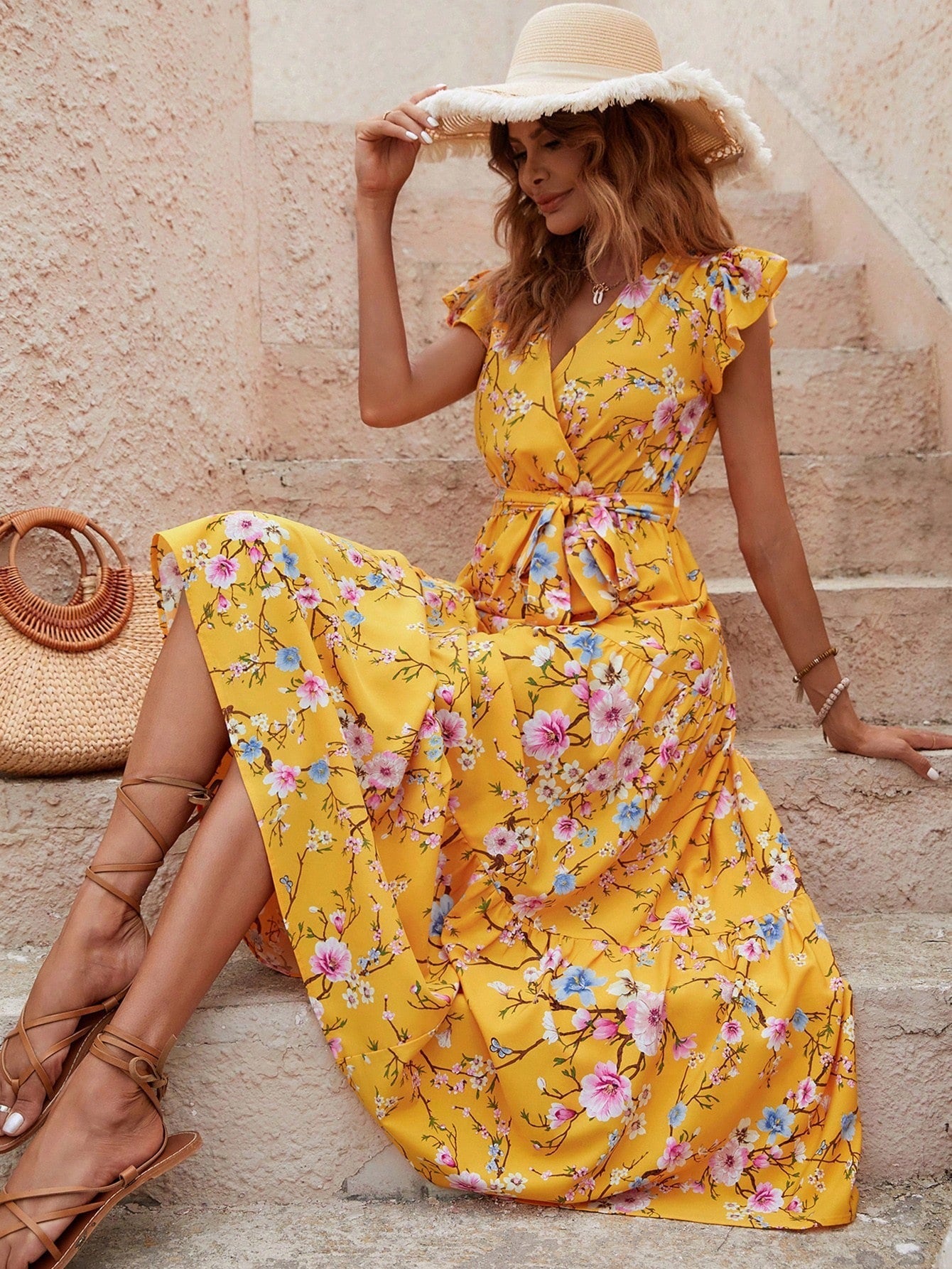Damen Maxikleid mit floralen Volantärmeln und Taillengürtel Stalluxe