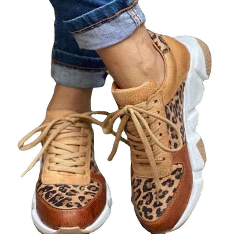 Damen Sneaker mit tierischem Print und rutschfester Sohle Stalluxe
