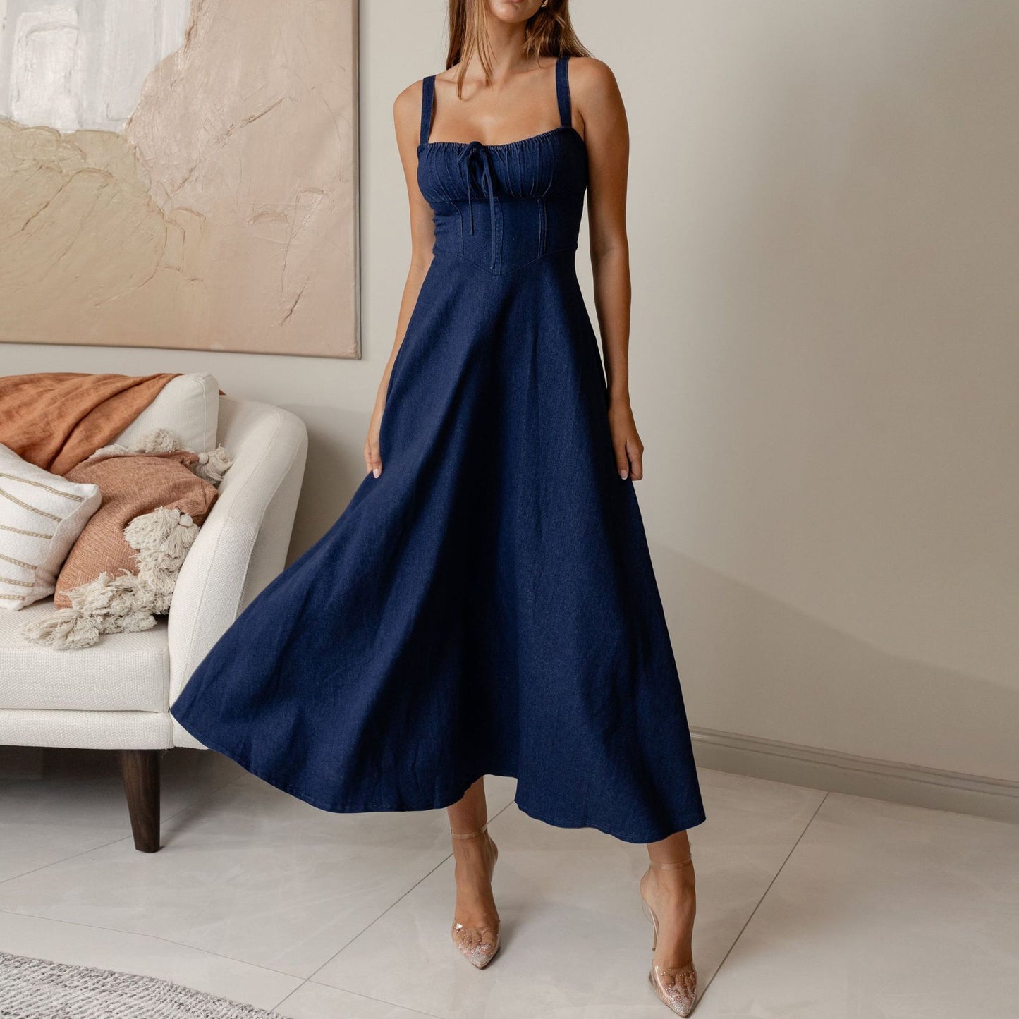 Damen Maxikleid mit verstellbaren Trägern und raffinierten Details Stalluxe