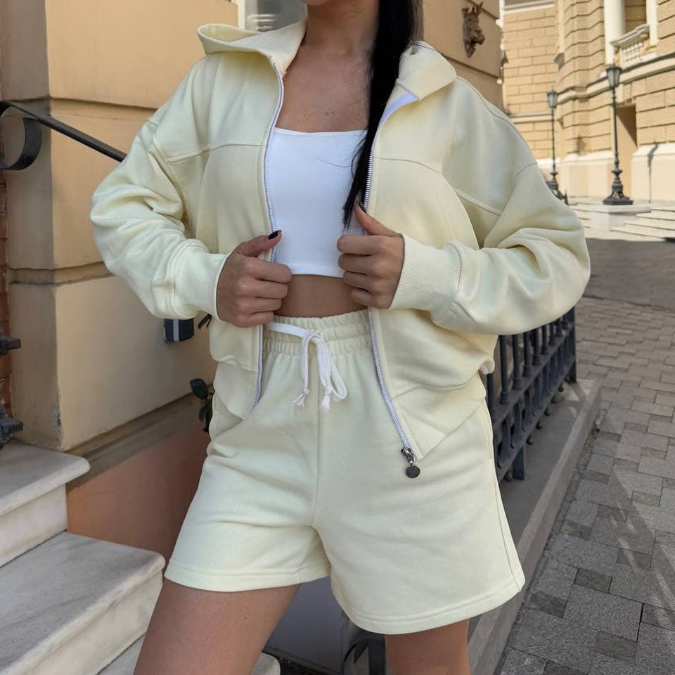 Damen trendy Kapuzenjacke und Shorts Set Stalluxe