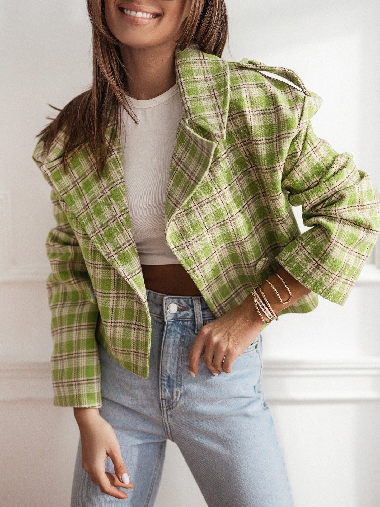 Damen Karierte Jacke im lässigen Crop-Style mit breitem Revers und Knopfdetails Stalluxe