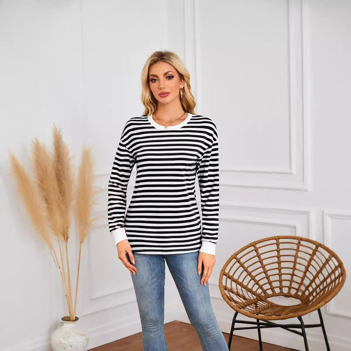 Damen gestreiftes Langarmshirt mit Rundhalsausschnitt Stalluxe