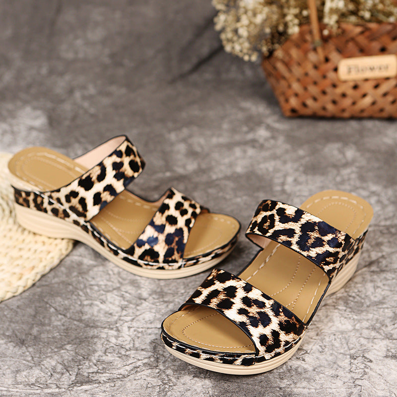 Damen bequeme Sandalen mit elastischen Riemen und rutschfester Sohle Stalluxe
