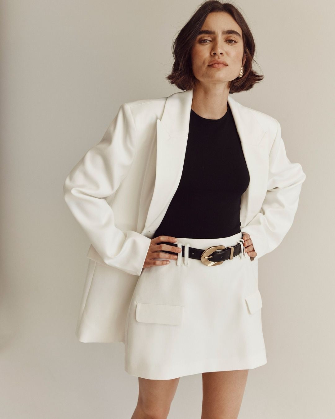 Damen eleganter Blazer mit tailliertem Schnitt und praktischen Taschen Stalluxe