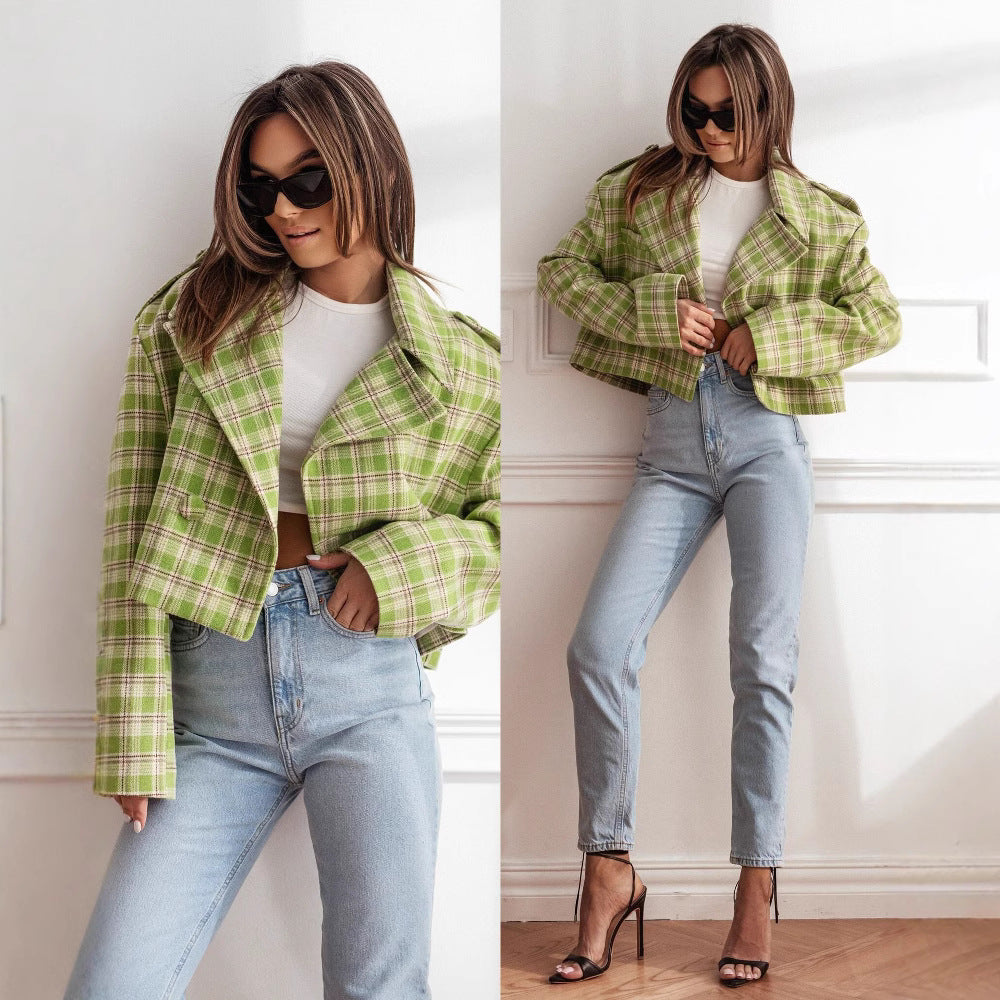 Damen Karierte Jacke im lässigen Crop-Style mit breitem Revers und Knopfdetails Stalluxe