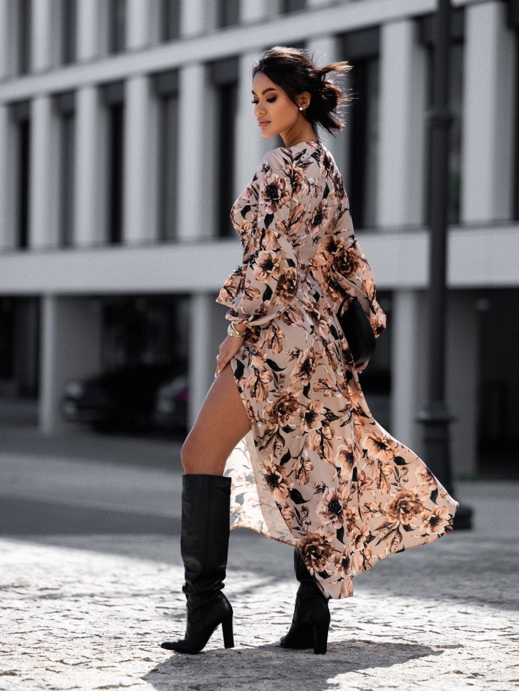 Damen Maxikleid im Leopardenmuster mit Wickeldesign und voluminösen Ärmeln Stalluxe