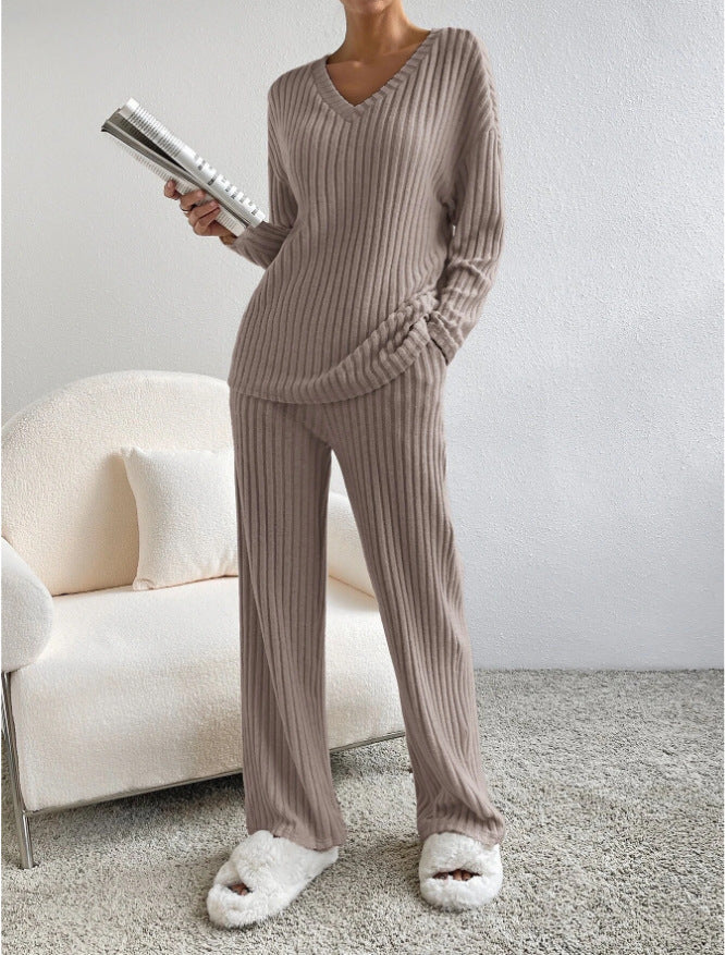 Damen Strickanzug mit V-Ausschnitt und feinem Rippdesign Stalluxe
