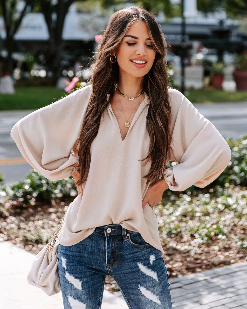 Damen Bluse mit tiefem V-Ausschnitt und eleganten Puffärmeln Stalluxe