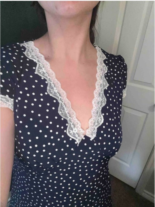 Damen Maxikleid mit raffiniertem Schnitt und floralen Spitzenakzenten Stalluxe