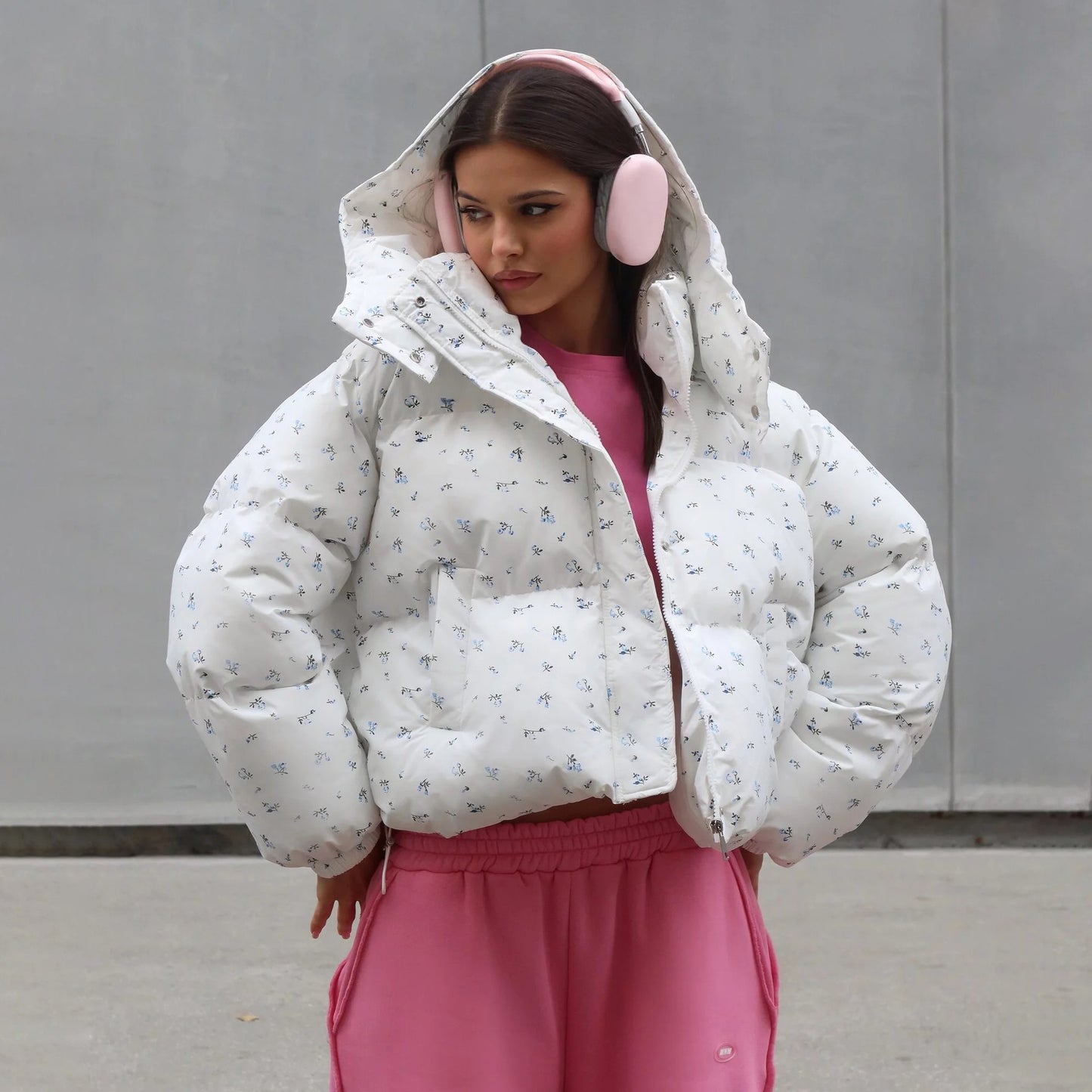 Damen Winterjacke mit floralen Mustern und voluminösen Ärmeln Stalluxe