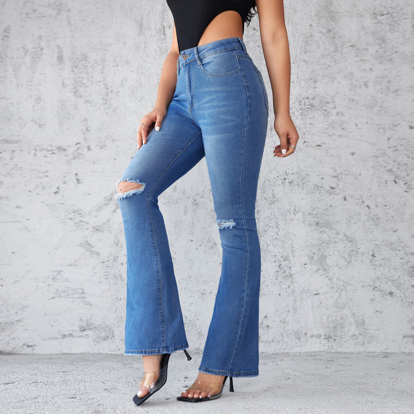 Damen Flared Jeans mit modischen Rissdetails Stalluxe