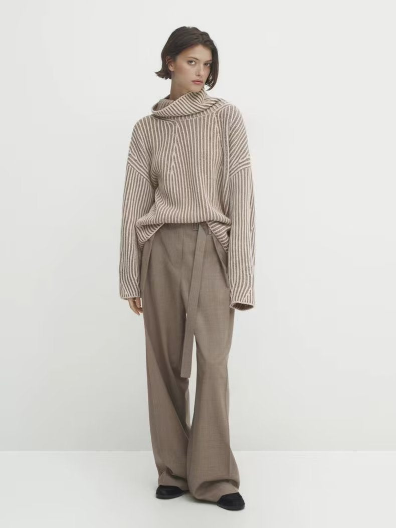 Damen gemütlicher Strickpullover mit hohem Kragen und modernen Streifen Stalluxe