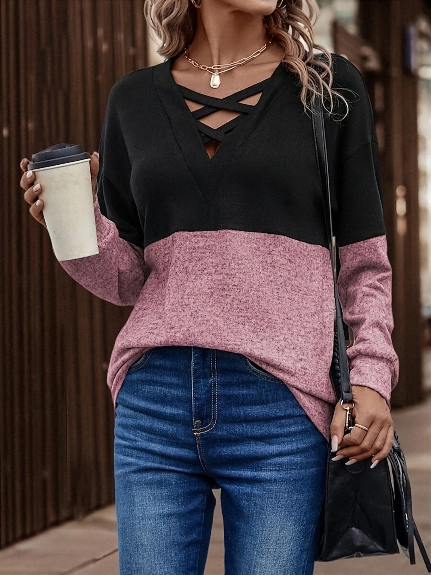 Damen lässiger Pullover mit V-Ausschnitt und Cut-Out-Details Stalluxe