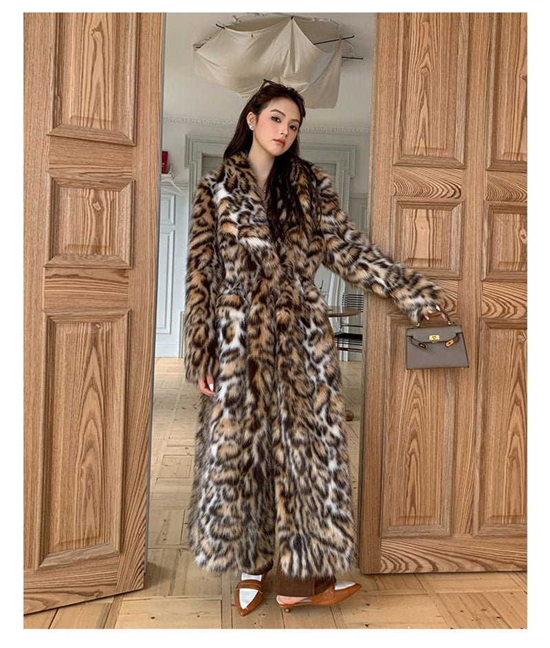 Damen Elegante und modische Kunstpelzjacke mit animalischem Muster Stalluxe