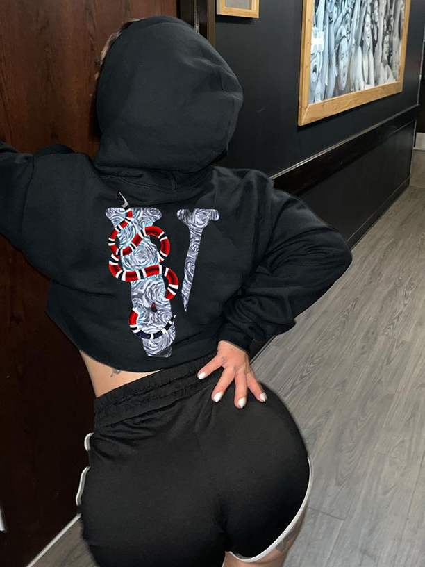 Damen Kapuzenpullover mit grafischem Statement und einzigartigem Muster Stalluxe