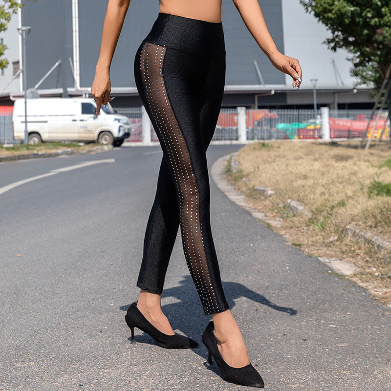 Damen Hochglänzende Leggings mit transparenten Mesh-Einsätzen und Strass-Detail Stalluxe