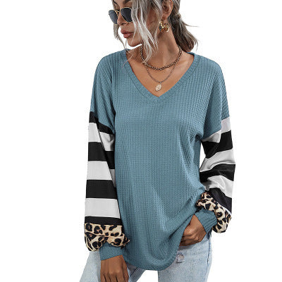 Damen modischer V-Ausschnitt Pullover mit gestreiften Ärmeln und Leopardenmuster Stalluxe